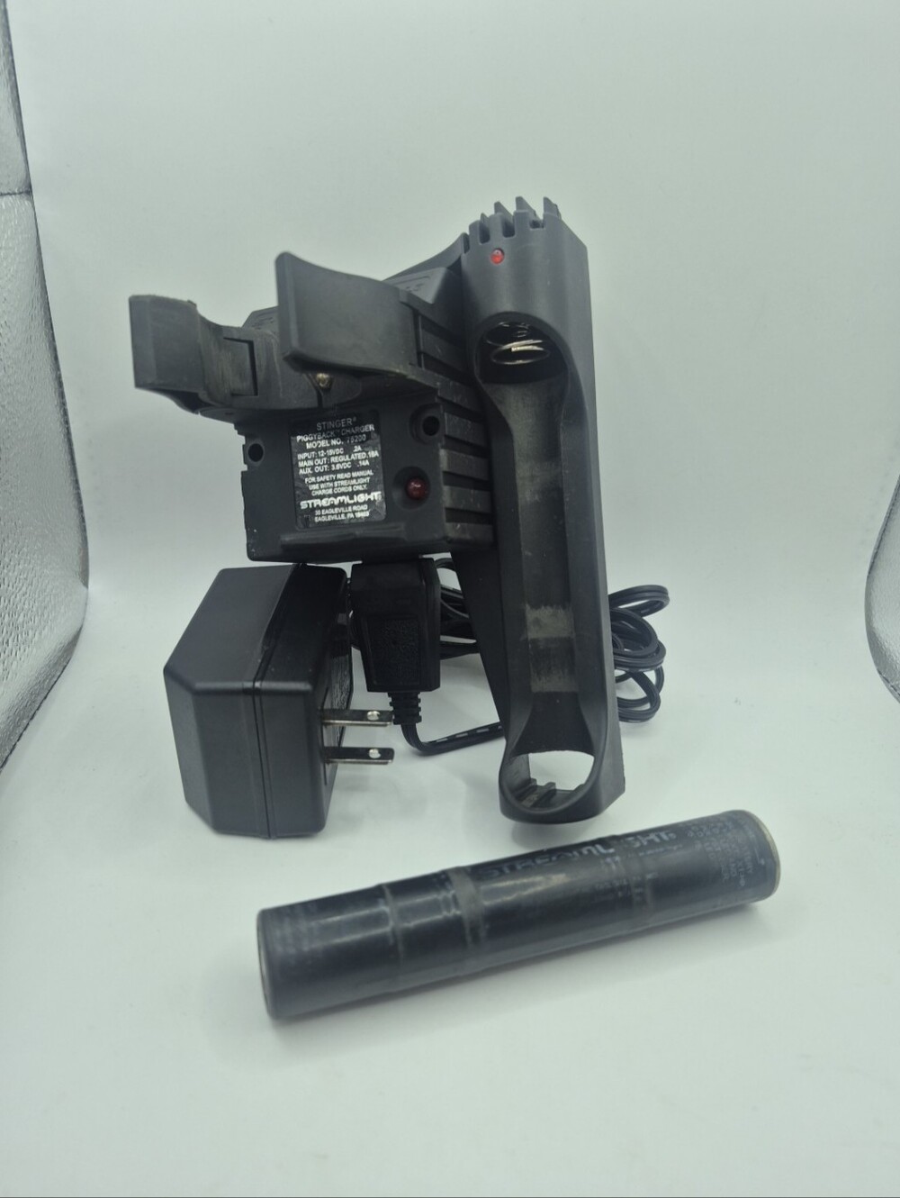 Stinger Piggyback Charger #75200 w 1 Battery Streamlight